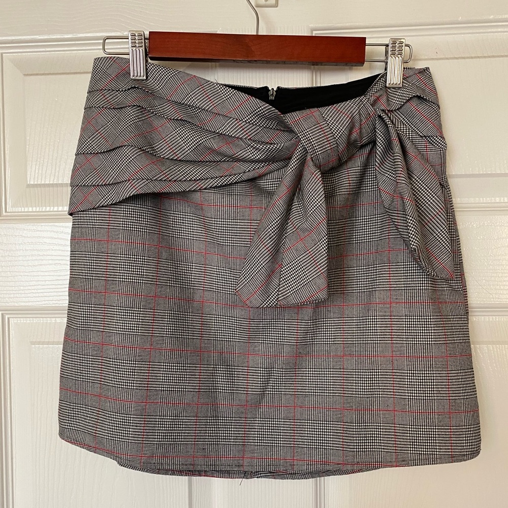 Plaid skirt with bow